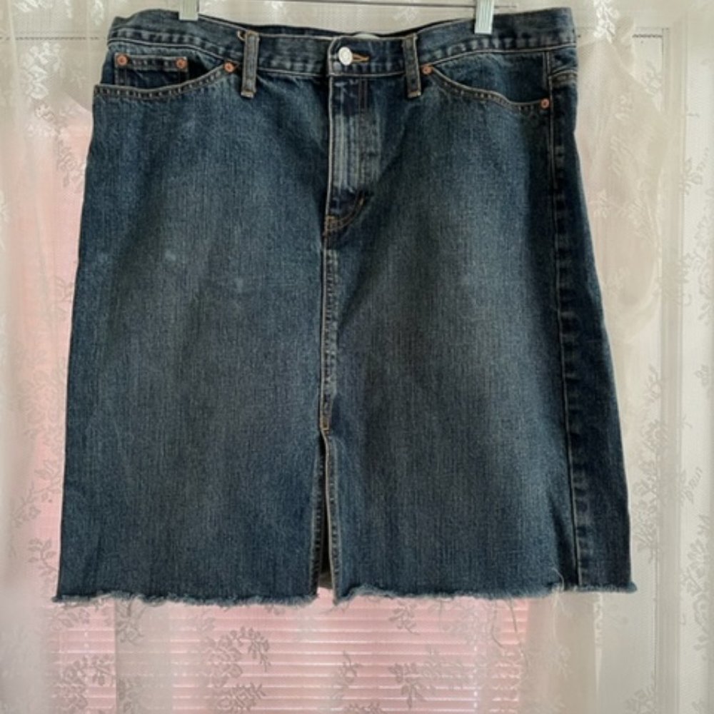 Cut off denim skirt